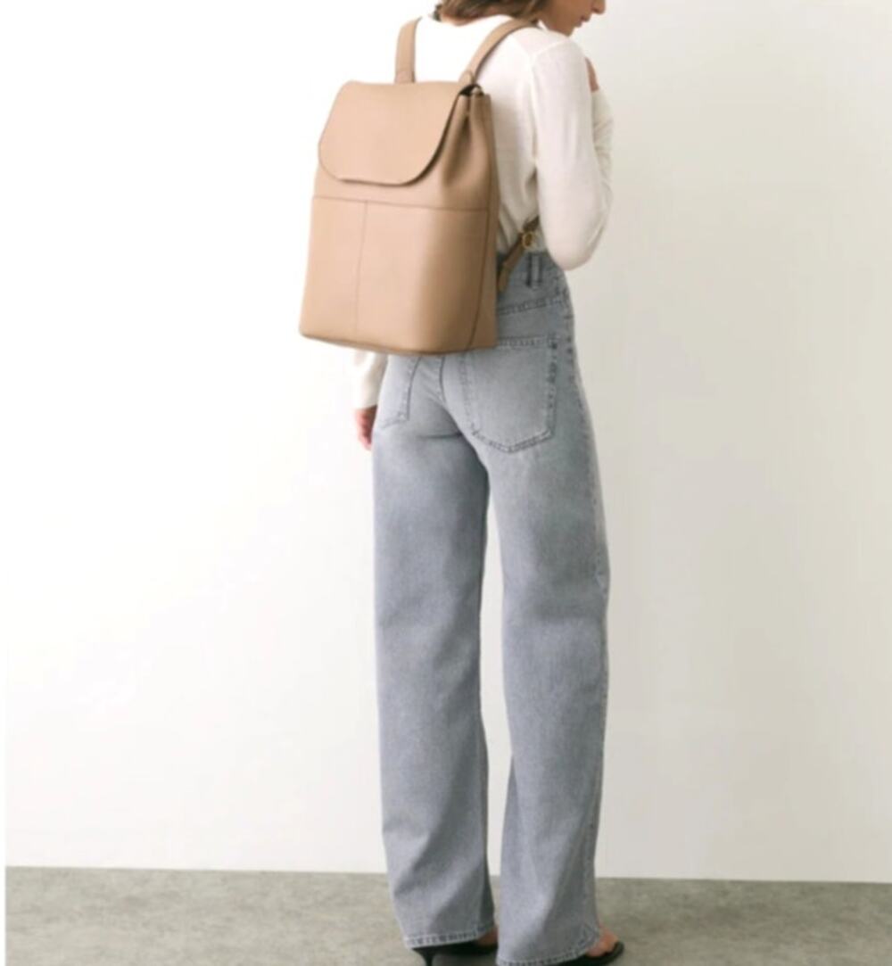 Cuyana 16" Leather Backpack NWOT Taupe Pebbled Leather Made in Italy